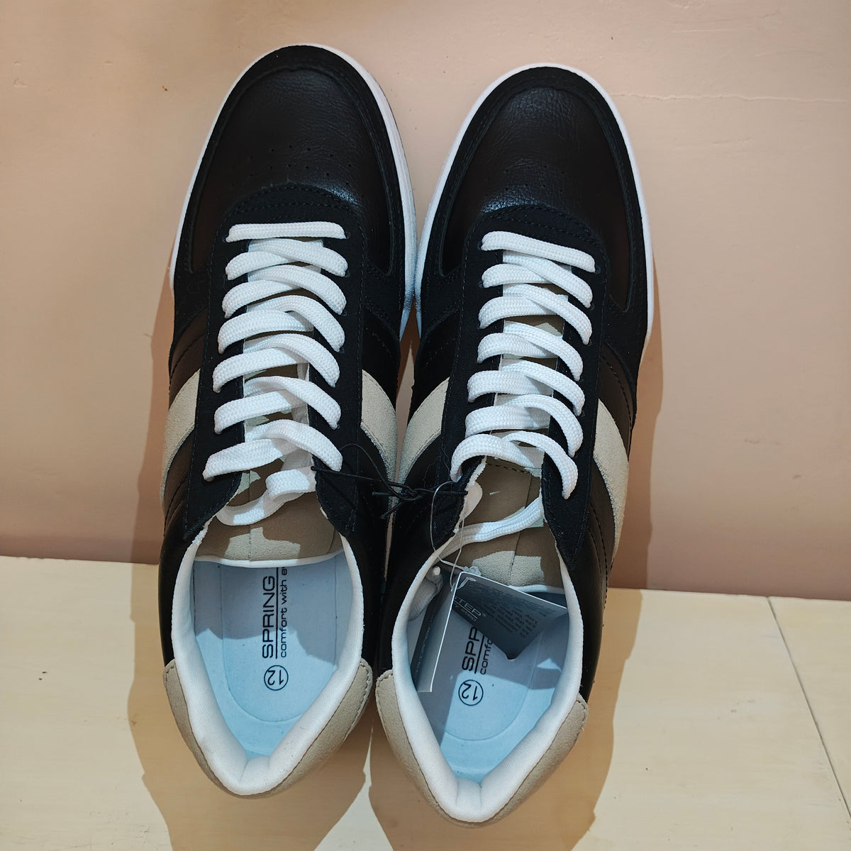 Men's Black & Beige Spring Step Sneakers
