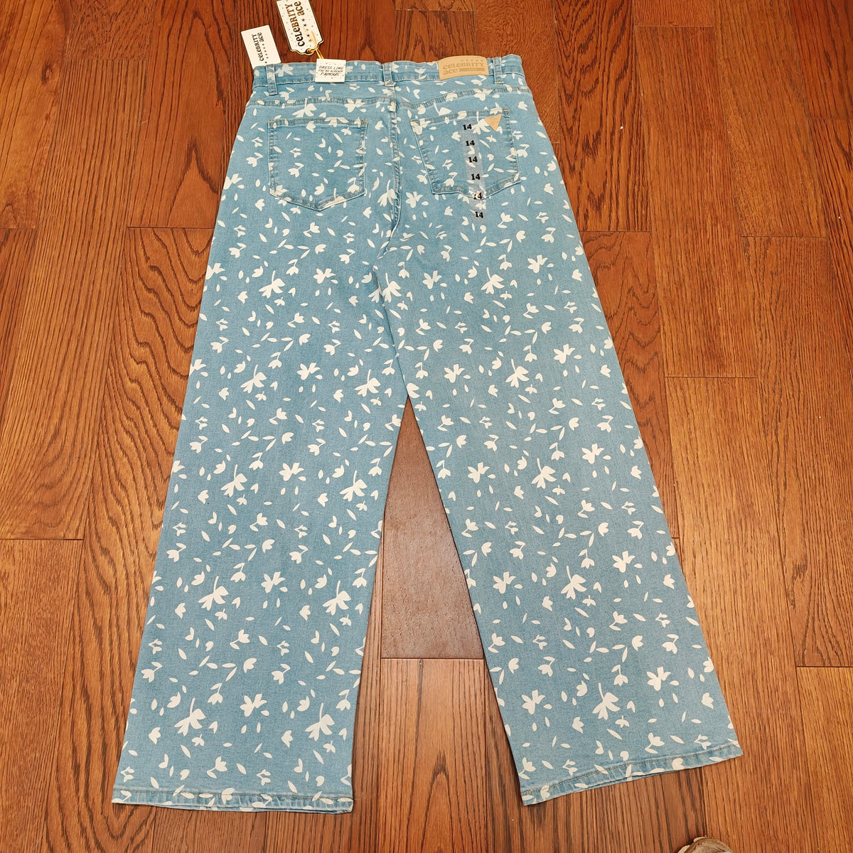 Junior Plus Mid-Rise Straight Leg Floral Print Jeans – Size 14, 30" Inseam