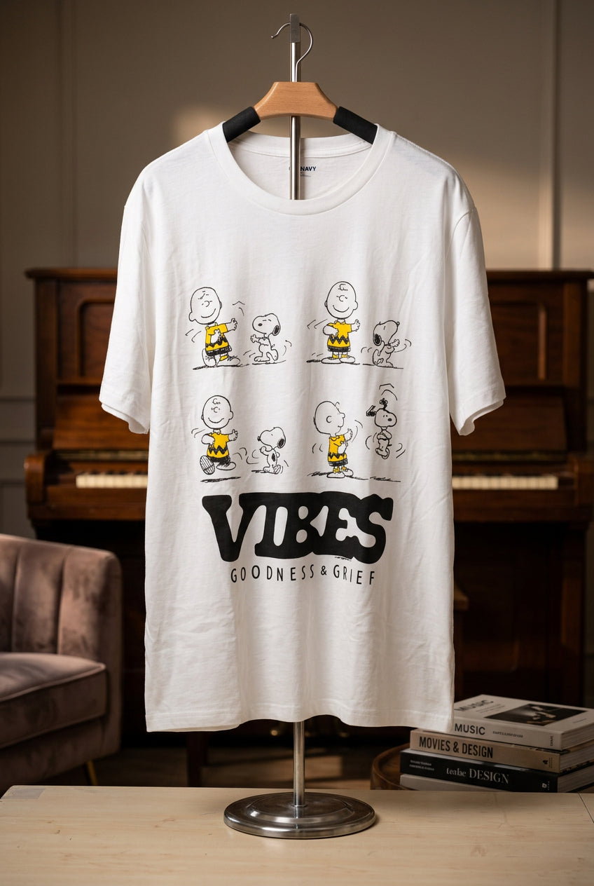 Old Navy Men's White Peanuts Graphic T-Shirt